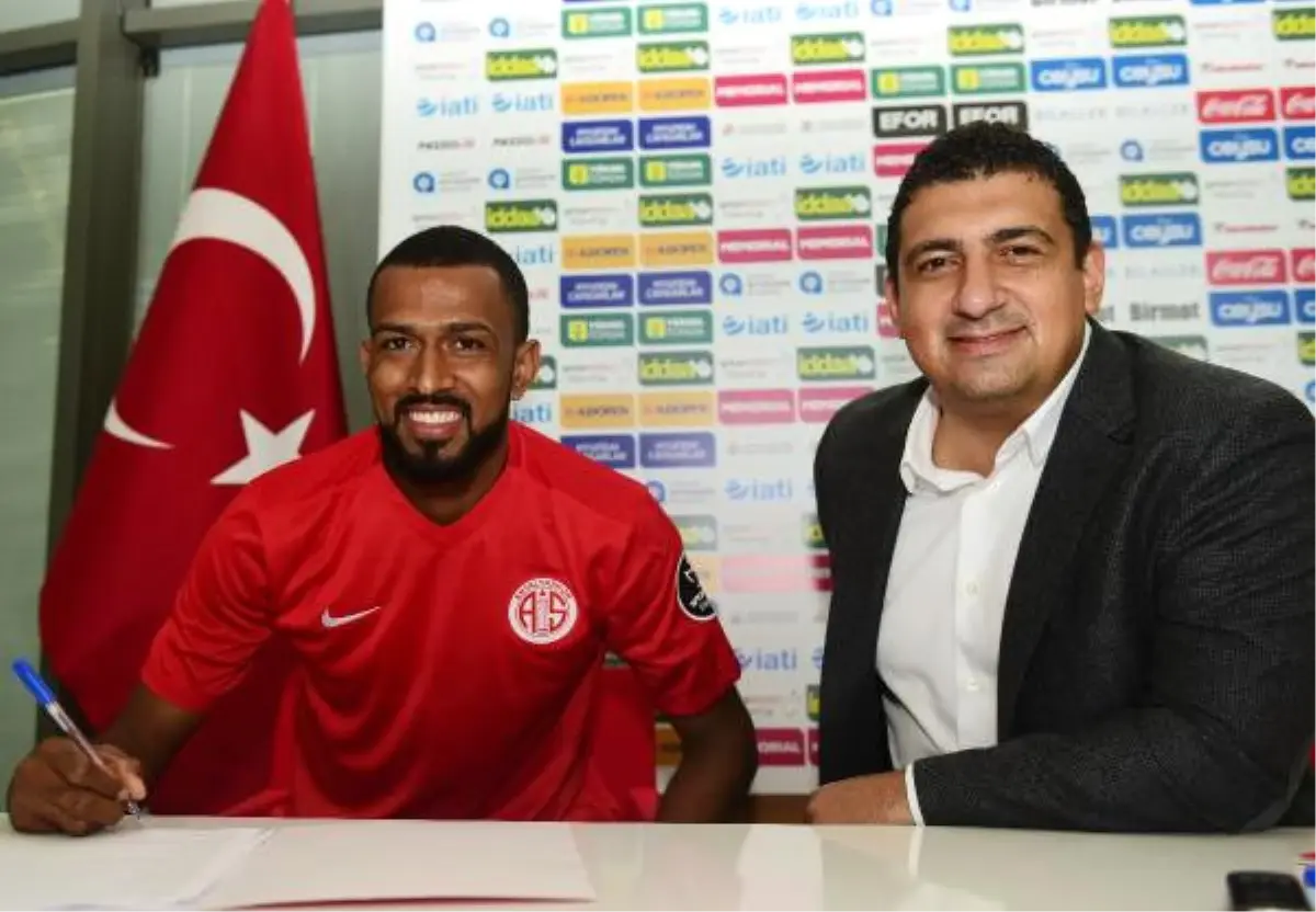 Antalyaspor Maicon ile 3 Yıllık Sözleşme İmzaladı