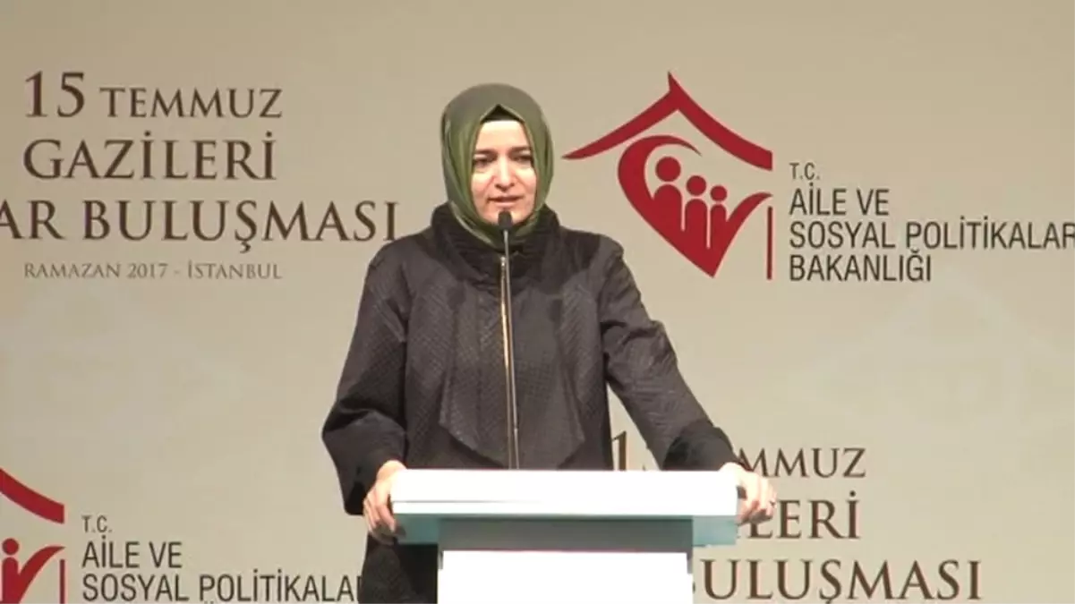 Bakan Kaya: "Şimdi Yürüyenler 15 Temmuz\'da Havaalanından Koşa Koşa Kaçmışlardır"