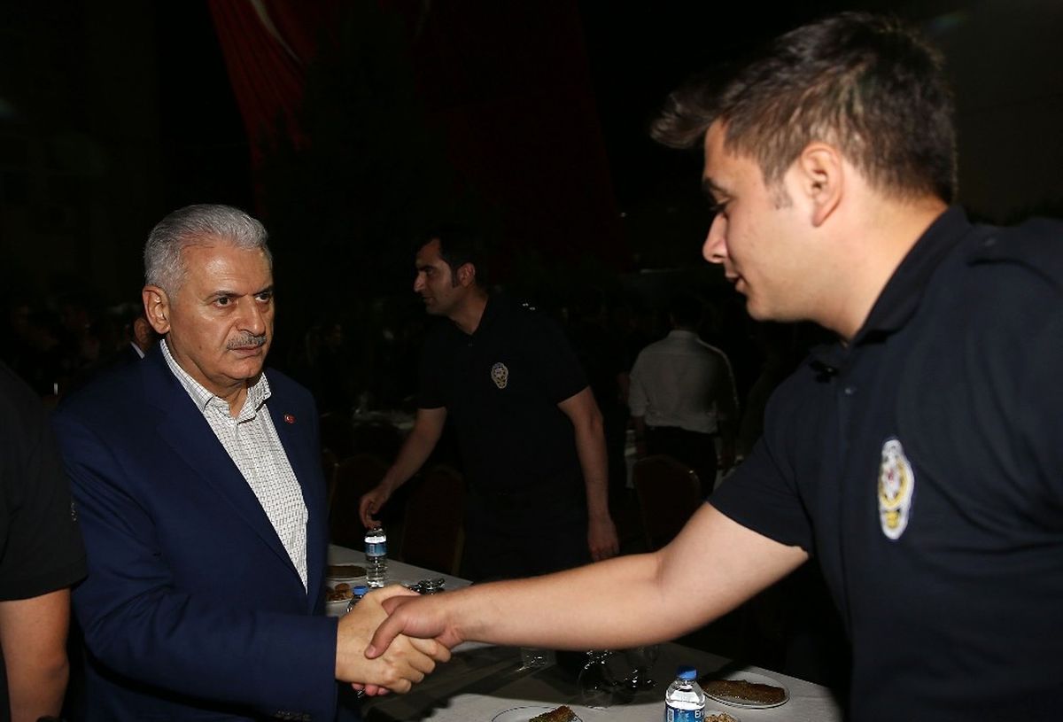Başbakan Yıldırım\'dan Güvenlik Güçlerine Ziyaret