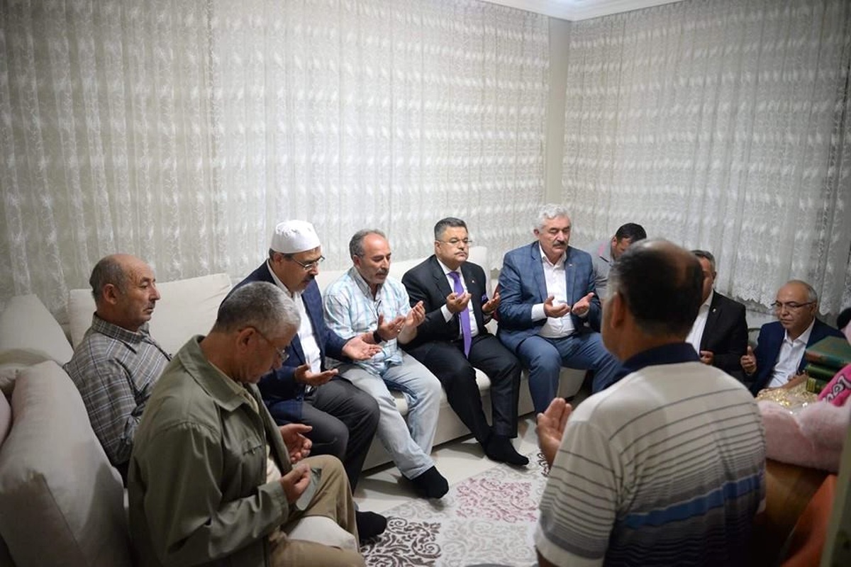 Başkan Yağcı, Kazada Hayatını Kaybeden Akgök\'ün Ailesini Ziyaret Etti
