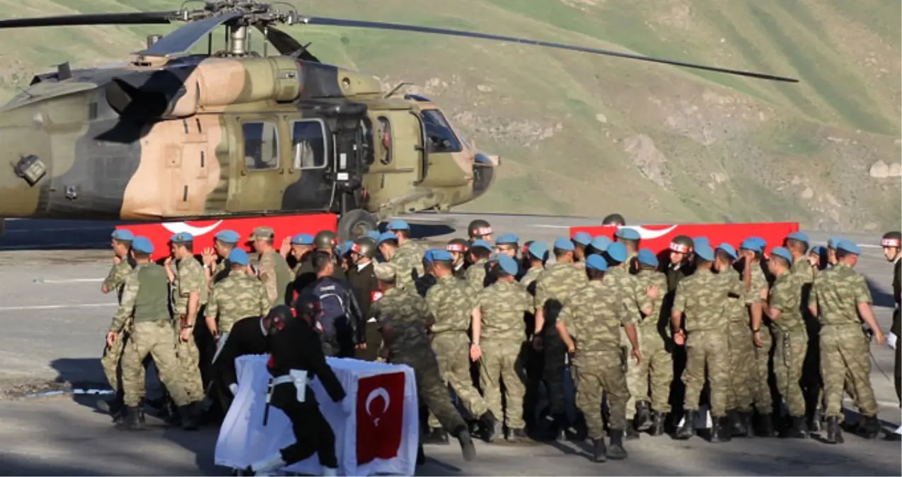 Hakkari\'de 2 Askeri Şehit Eden 11 Terörist Öldürüldü