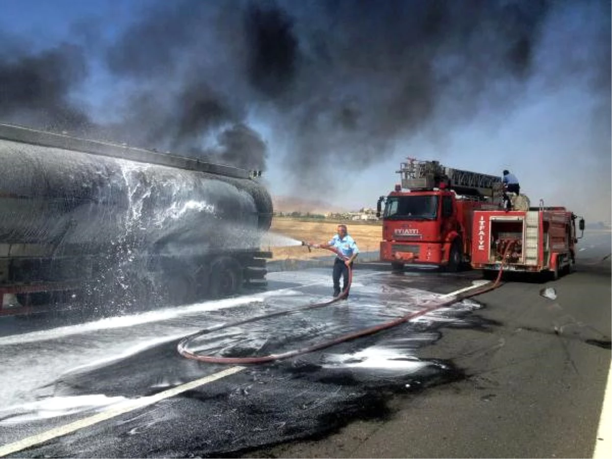 Ham Petrol Yüklü Tankerdeki Yangın, Büyümeden Söndürüldü