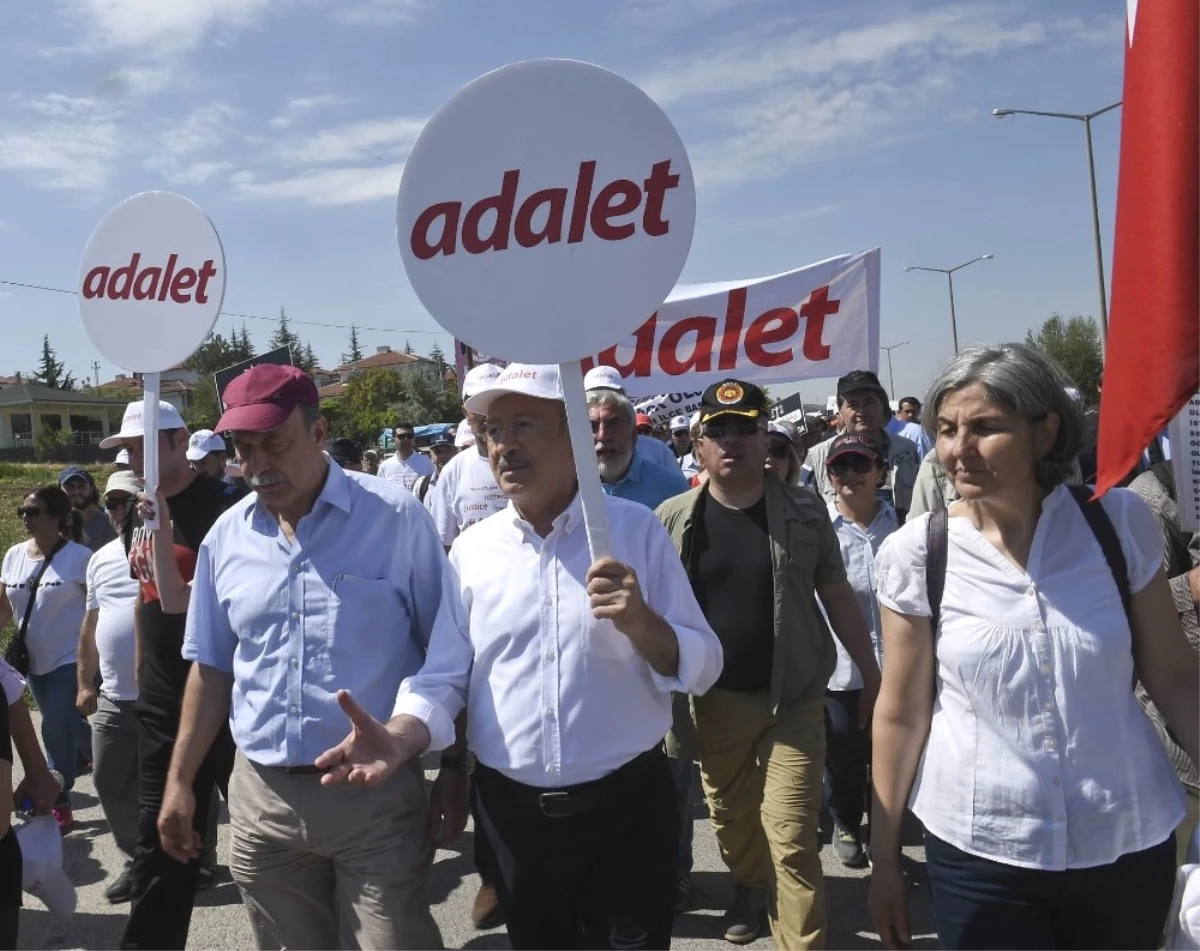 Kılıçdaroğlu, \'Adalet Yürüyüşü\'nün 3. Gününde İlk Molayı Verdi