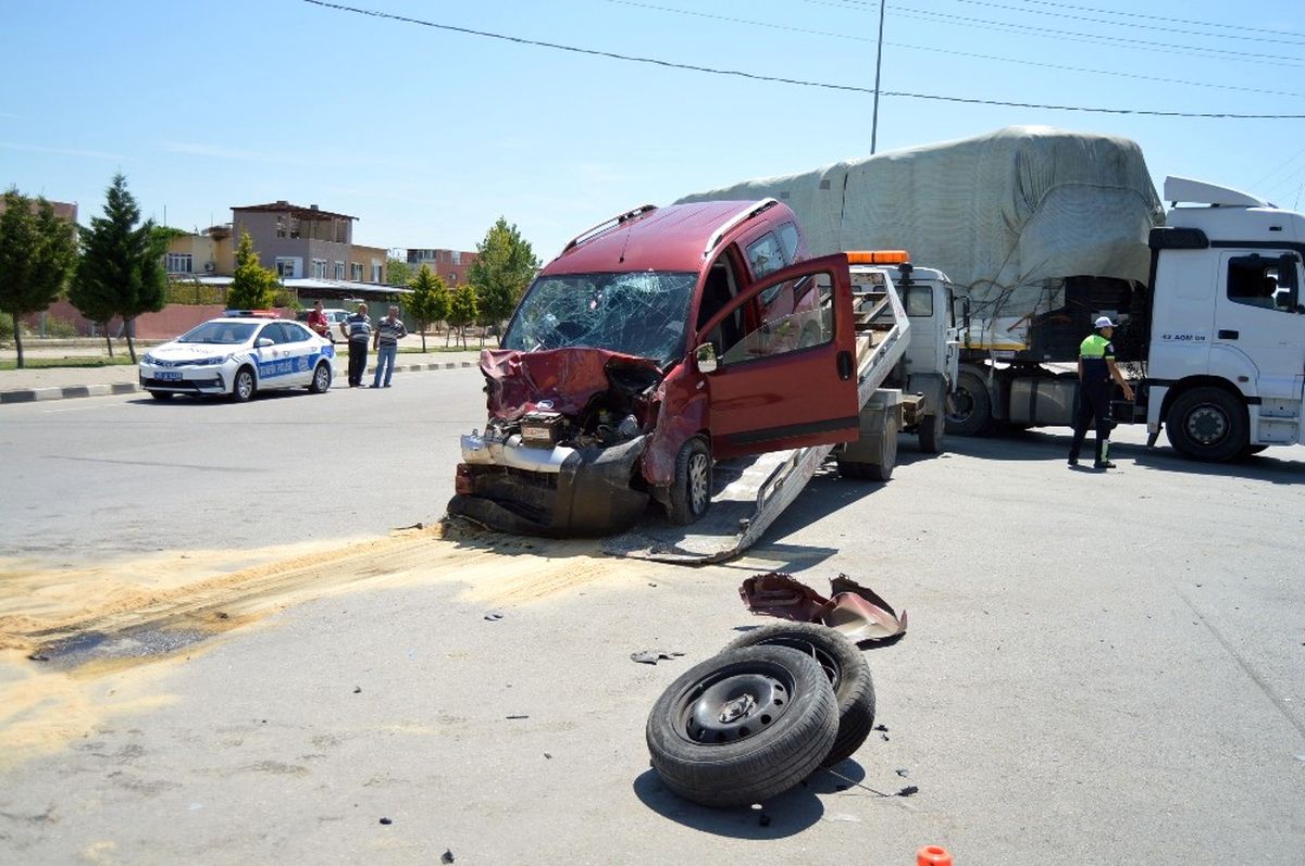 Manisa\'da Trafik Kazası: 1 Yaralı