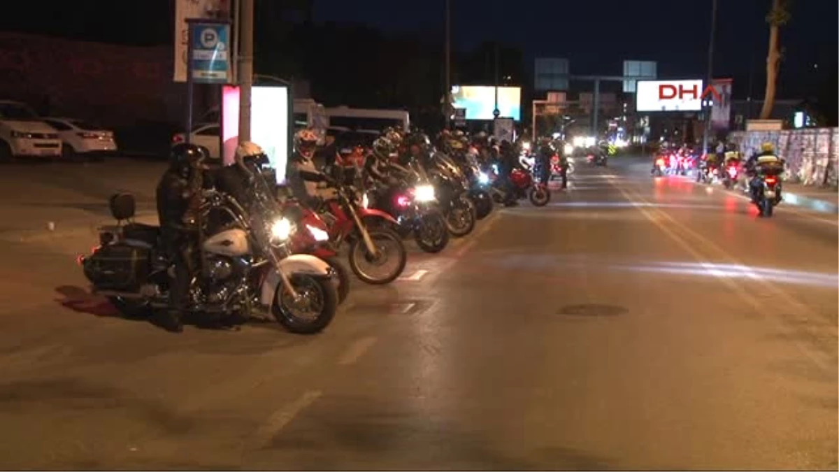 Motosikletlilerden Protesto Sürüşü
