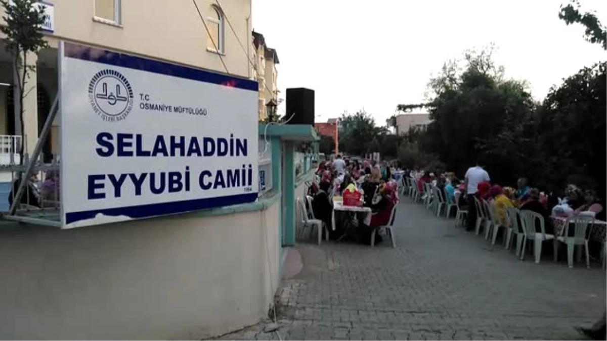 Osmaniye\'de Semazen Gösterisi Eşliğinde Iftar