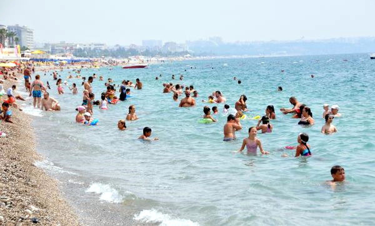 Sahiller Serinlemek İsteyenlerle Doldu