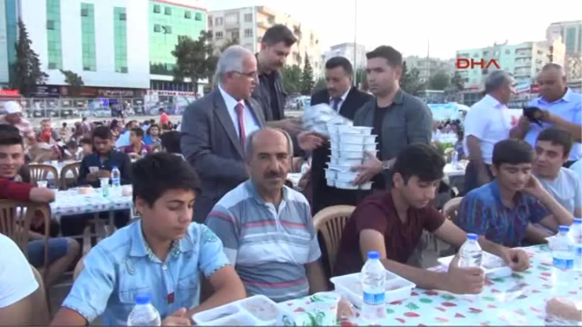 Şanlıurfa\'da Valilikten 10 Bin Kişiye Iftar