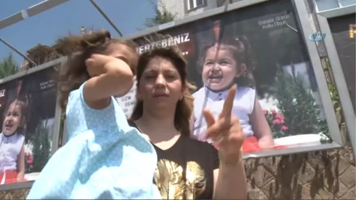 Şehit Kızı, Babasının Babalar Günü\'nü Bilbord ile Kutladı