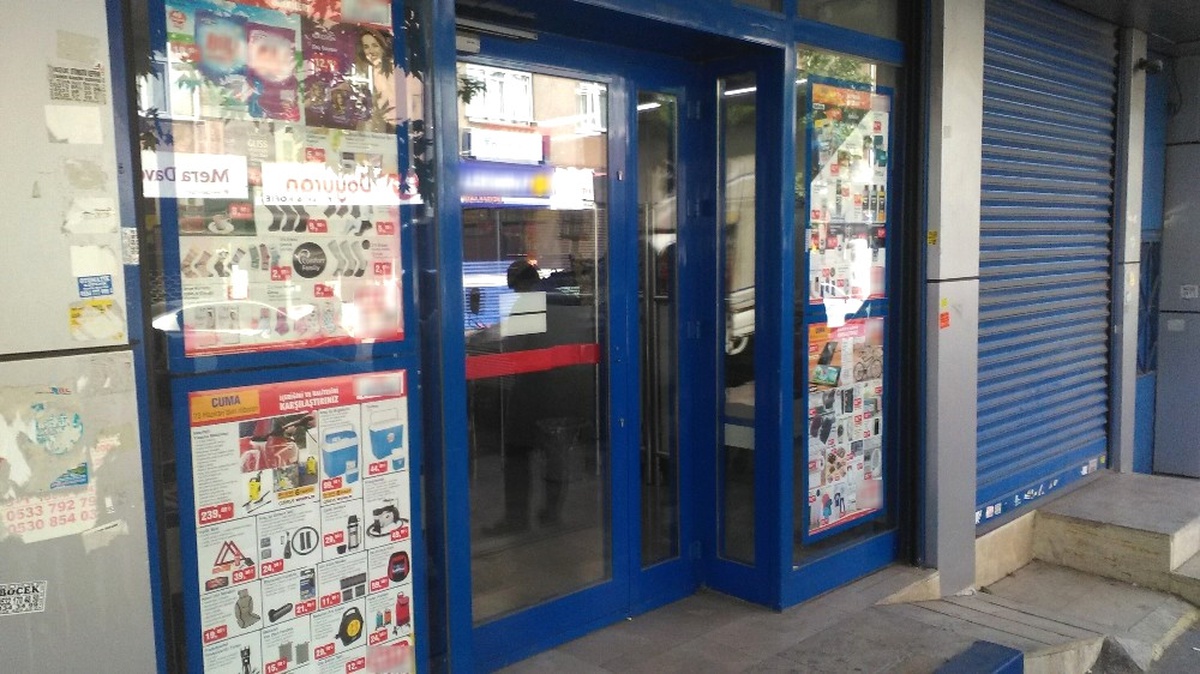 Silahlı ve Maskeli Soyguncular Süpermarketten 10 Bin TL Çaldı