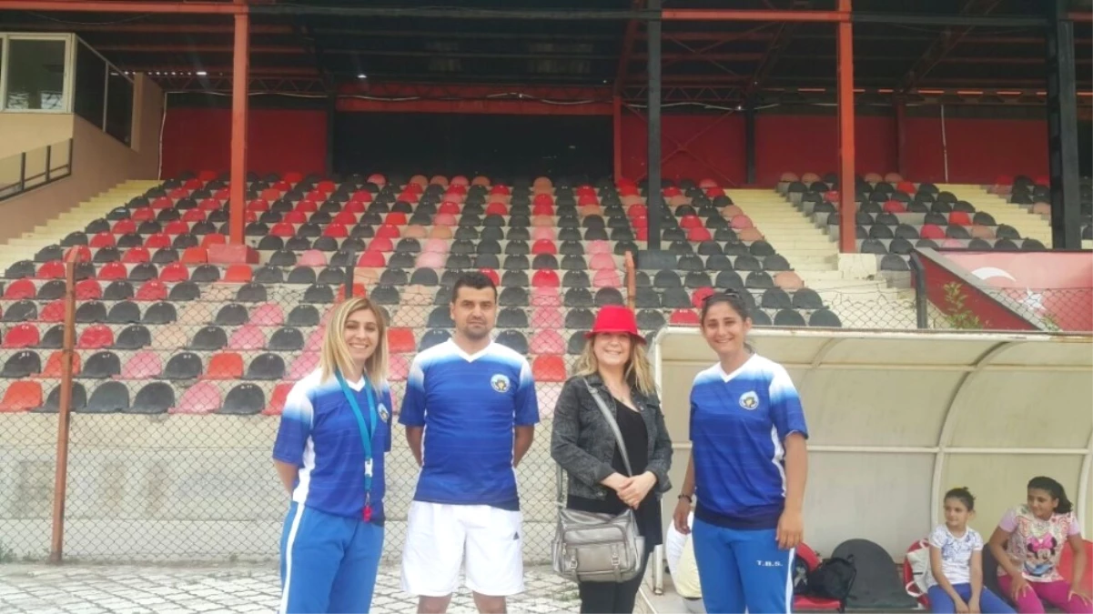 Turgutlu Belediyespor Bayan Futbol Takımına Kleopatra\'dan Danışmanlık Desteği