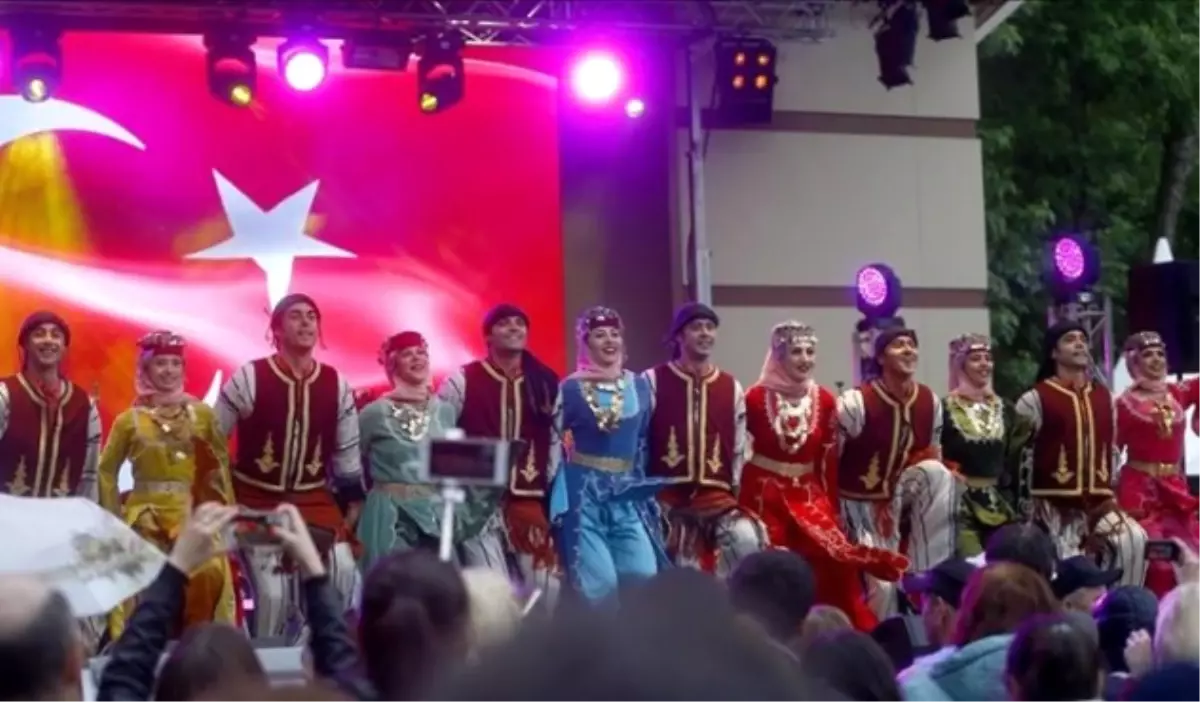 Türkiye Festivali\' Moskova\'da Başladı