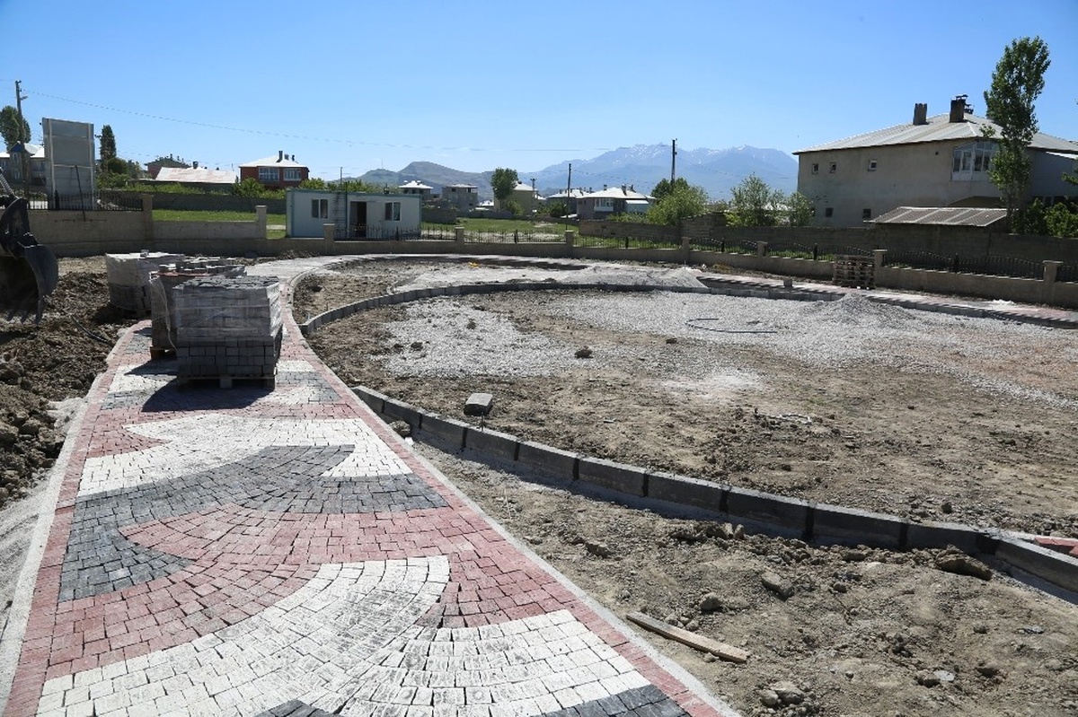 Tuşba\'da Mahalleler Yeni Parklarla Buluşuyor