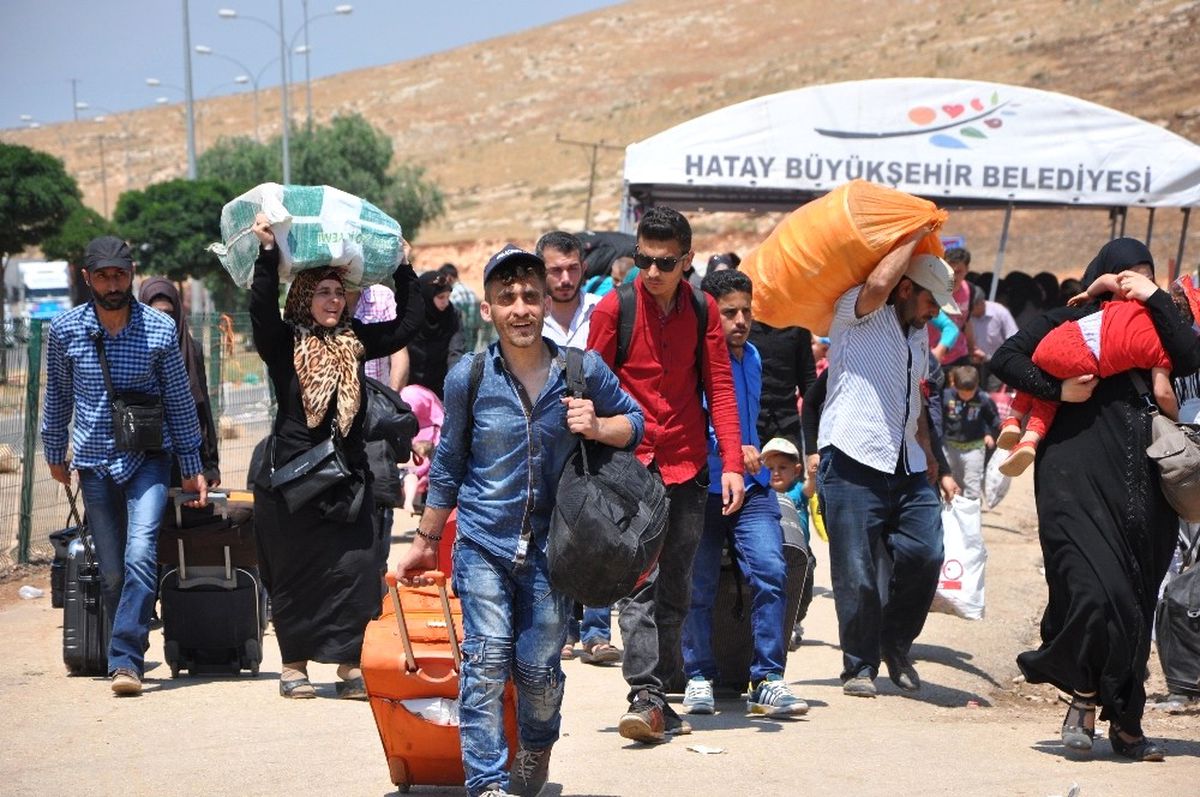 Vatan Hasretiyle Akın Akın Suriye\'ye Gidiyorlar