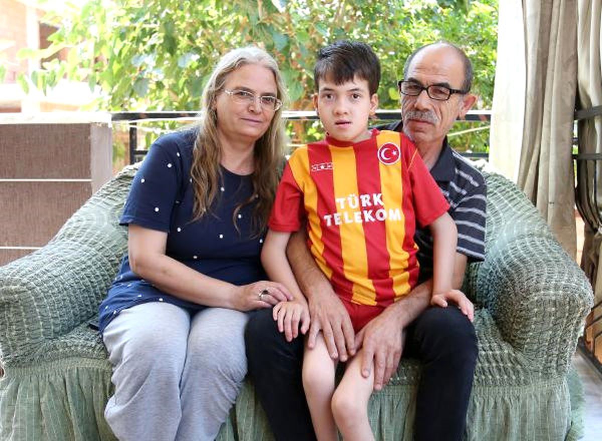 Yaşamaz Denilen Yüzde 96 Engelli Miraç 13 Yaşında