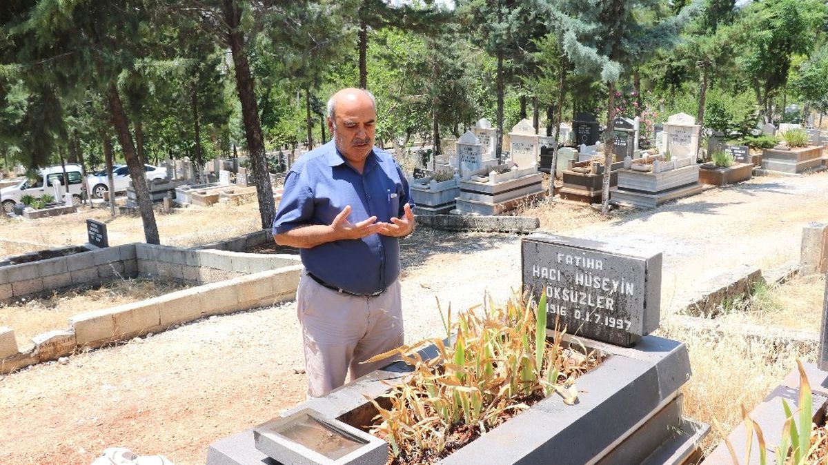 Babalar Gününde Şehit Oğlunun Mezarını Ziyaret Etti