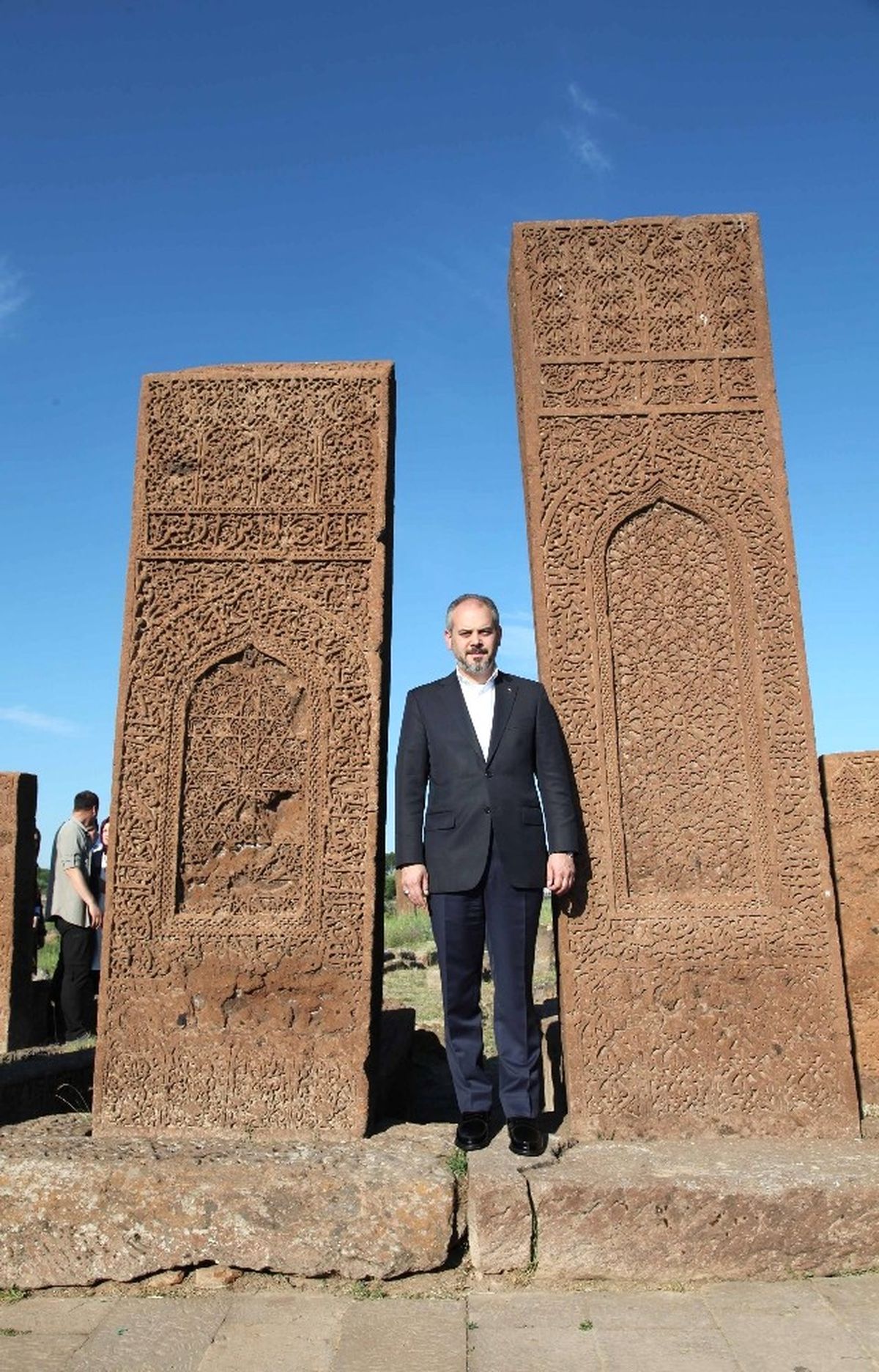 Bakan Kılıç\'ın Bayırbucak Türkmeniyle Renkli Diyaloğu Kahkahaya Neden Oldu