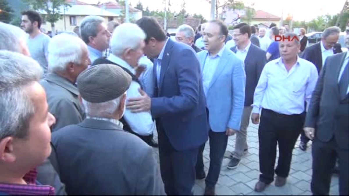 Denizli Bakan Zeybekci\'den Baba Ocağında Iftar