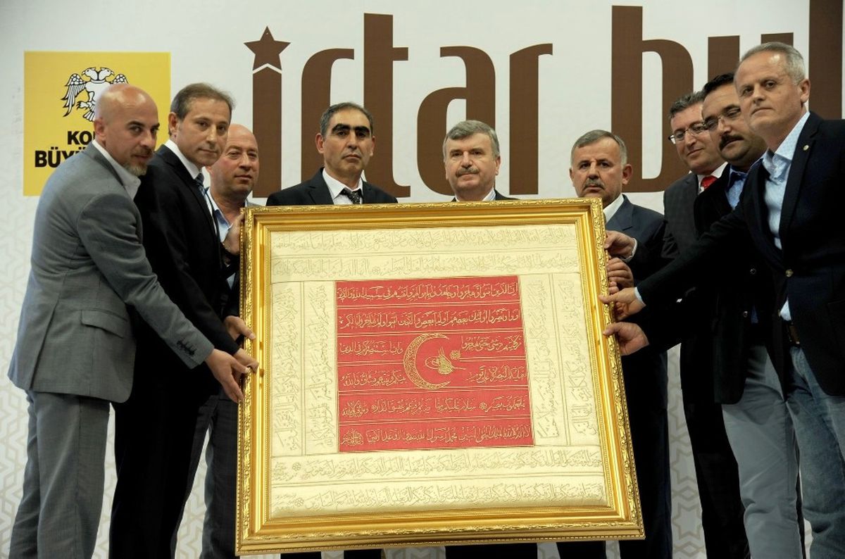 Esnaf Odalarından Başkan Akyürek\'e Ahi Sancağı