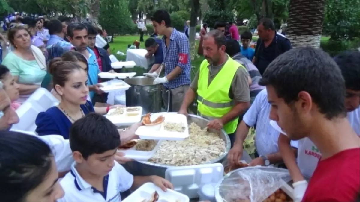 Hatay\'da Kardeşlik Sofrası Kuruldu