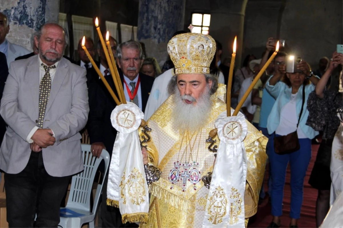 Kudüs Patriği 3. Teofilos Kapadokya\'da Pazar Ayini Yönetti