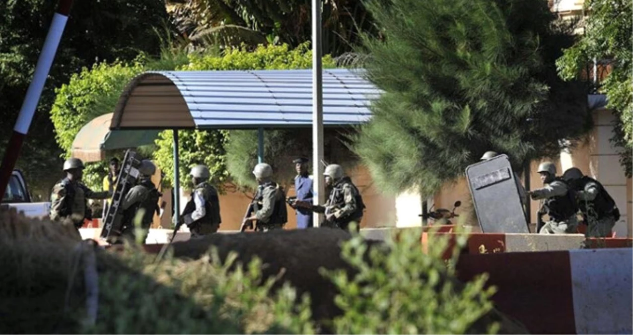 Mali\'de Özellikle Batılı Turistlerin Kaldığı Lüks Otele Saldırı