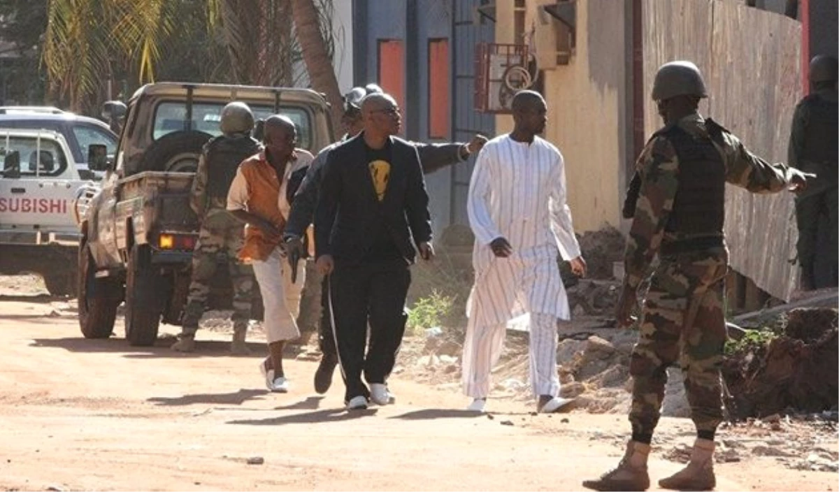Mali\'de Turistik Otele Saldırı