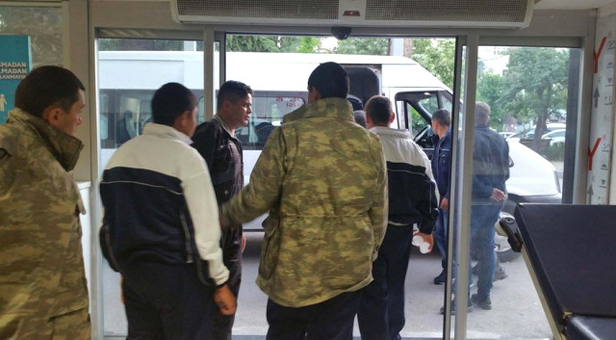 Manisa\'da Kışladaki Gıda Zehirlenmesi Şüphesi