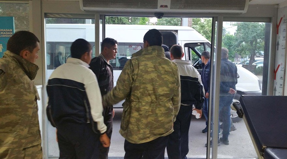 Manisa\'da Kışladaki Gıda Zehirlenmesi Şüphesi