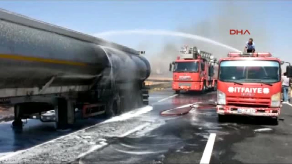 Mardin Ham Petrol Yüklü Tankerdeki Yangın, Büyümeden Söndürüldü