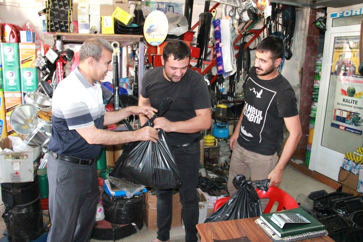 Sanayi Esnafına 500 Gıda Paketi Dağıtıldı