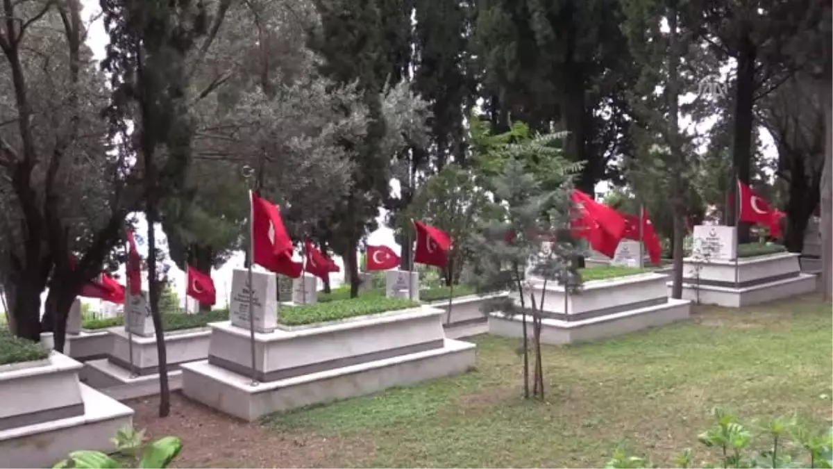 Şehitliklerde "Babalar Günü"