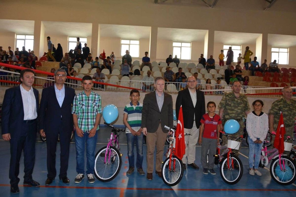 Sivas Valisi Gül, Suşehri\'nde İncelemelerde Bulundu