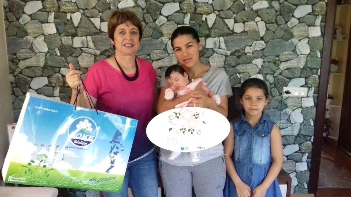 Söke Belediyesinin \'Hoş Geldin Bebek\' Projesi İlgi Görmeye Devam Ediyor