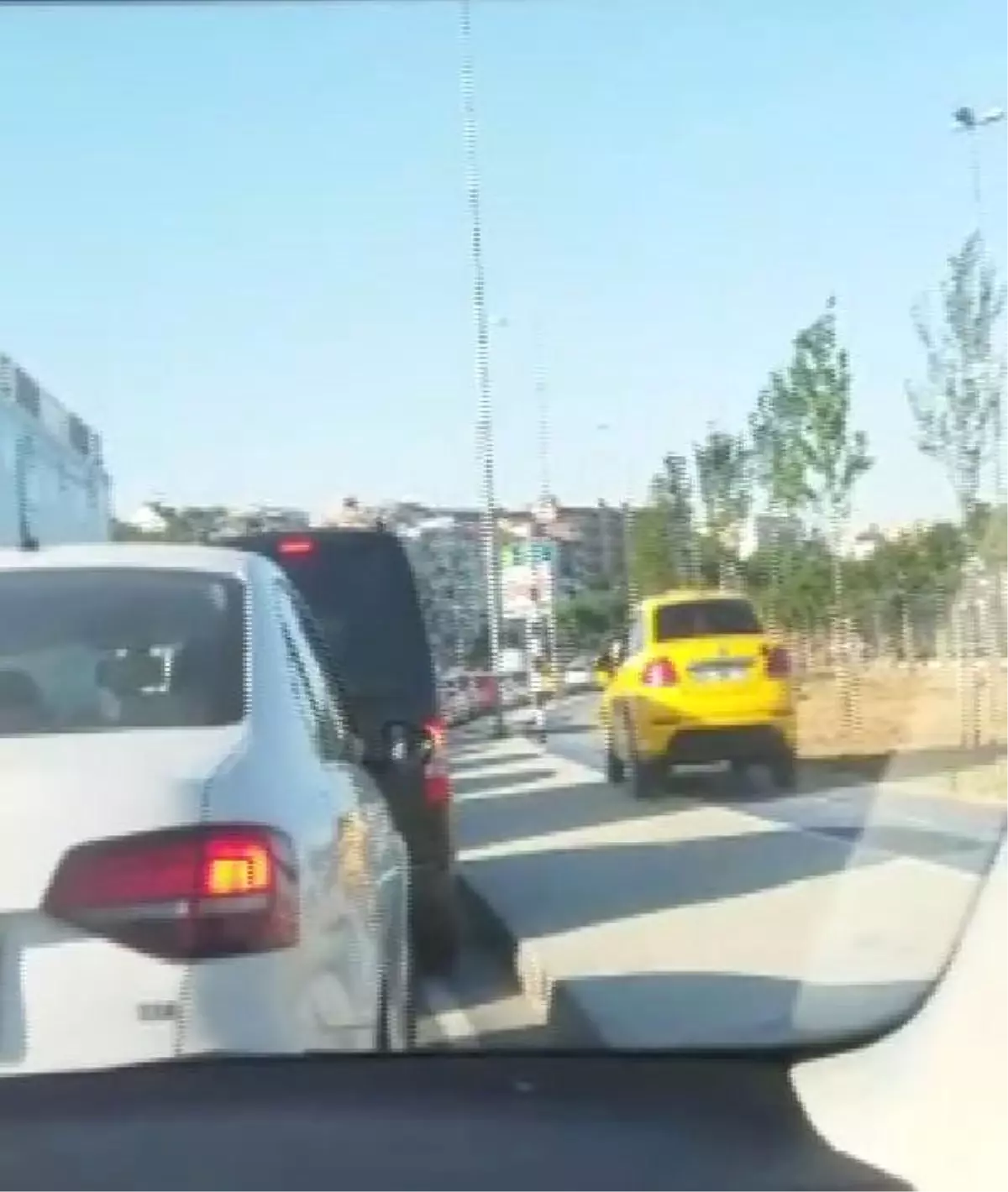 Trafik Magandaları Bisiklet Yolunu İşgal Etti