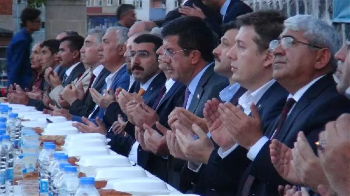 Bakan Zeybekci: Bu Millet Asla Esir Olmadı, Dizleri Üzerine Çökmedi