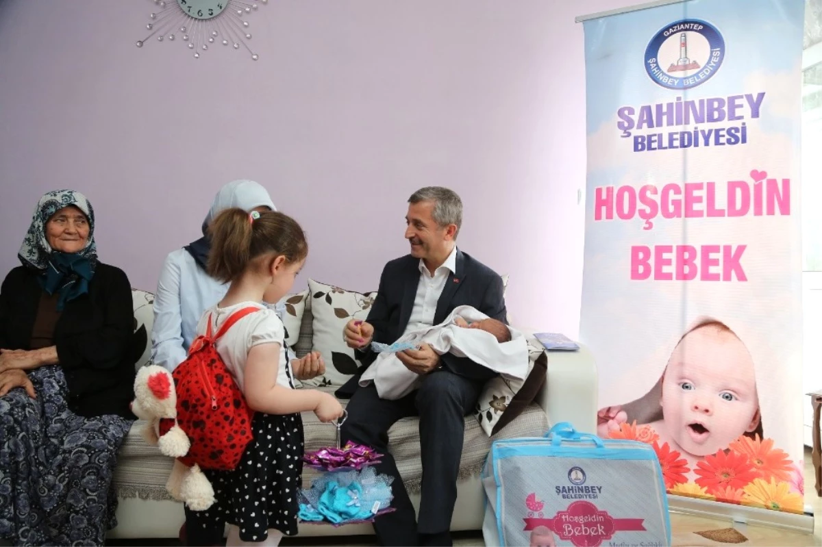 Başkan Tahmazoğlu, 70 Bininci Bebeği Ziyaret Etti