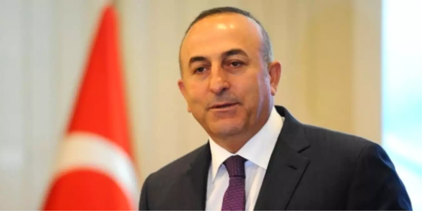 Çavuşoğlu, Üsküp\'te Soydaşlarla Bir Araya Geldi