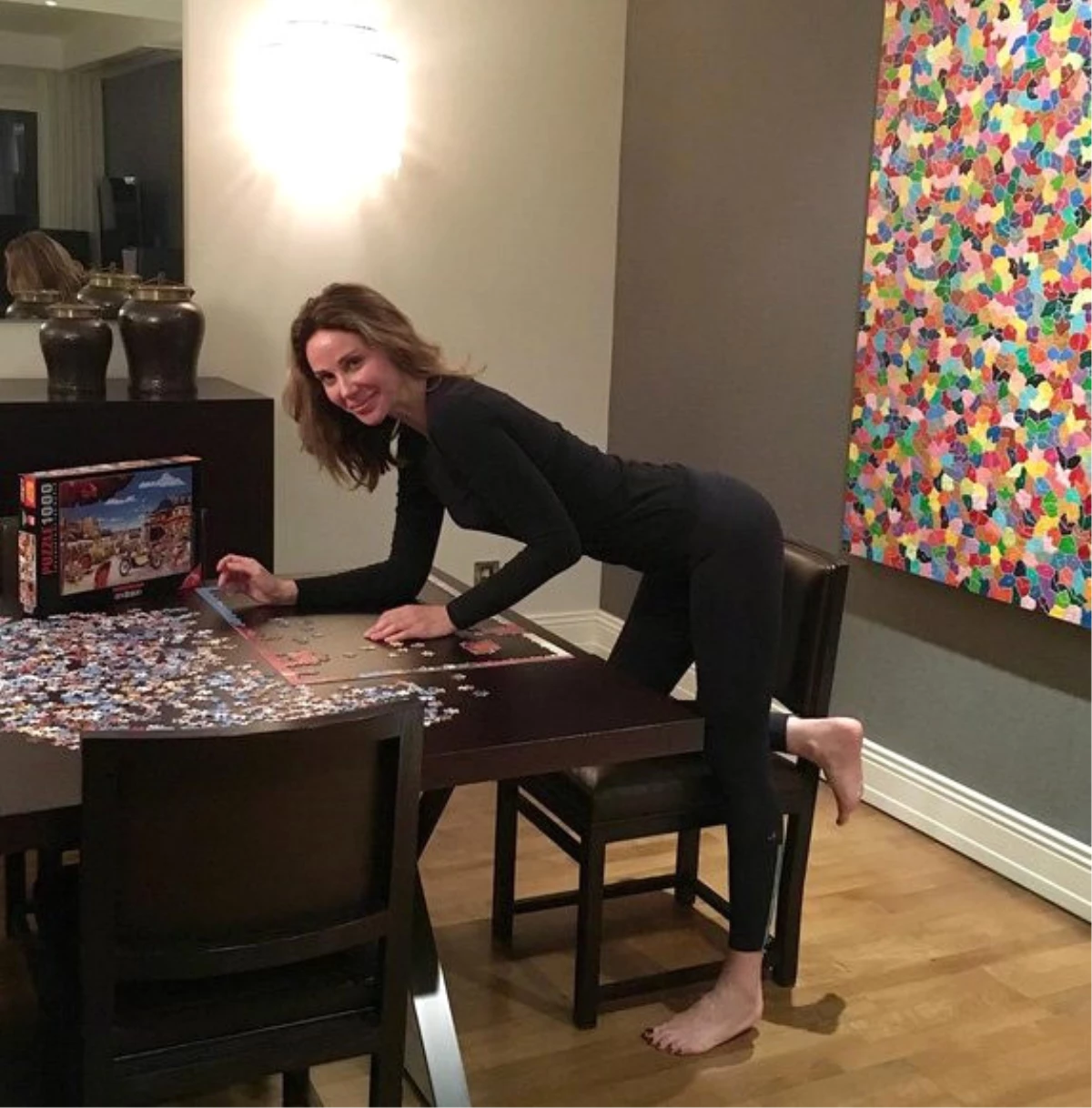 Demet Şener\'in Puzzle Pozisyonuna Yorum Yağdı