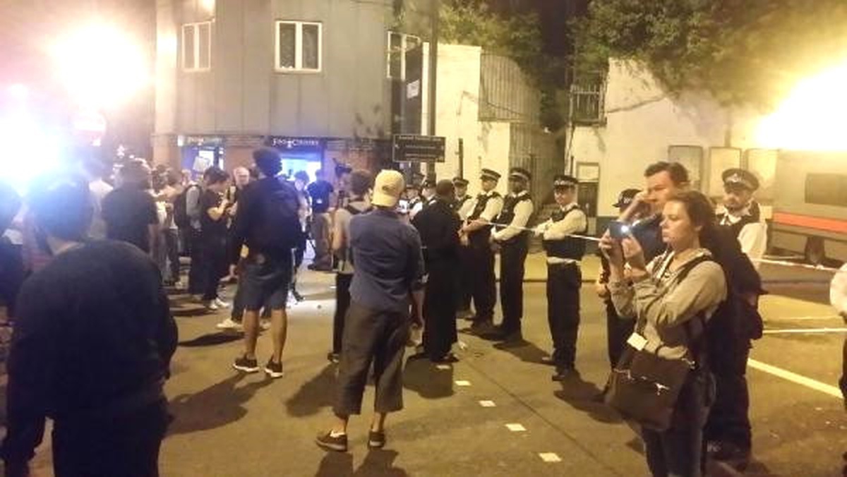 Dha Dış Haber - Londra\'da Kamyonet Yayların Arasına Daldı, Çok Sayıda Kişi Yaralı