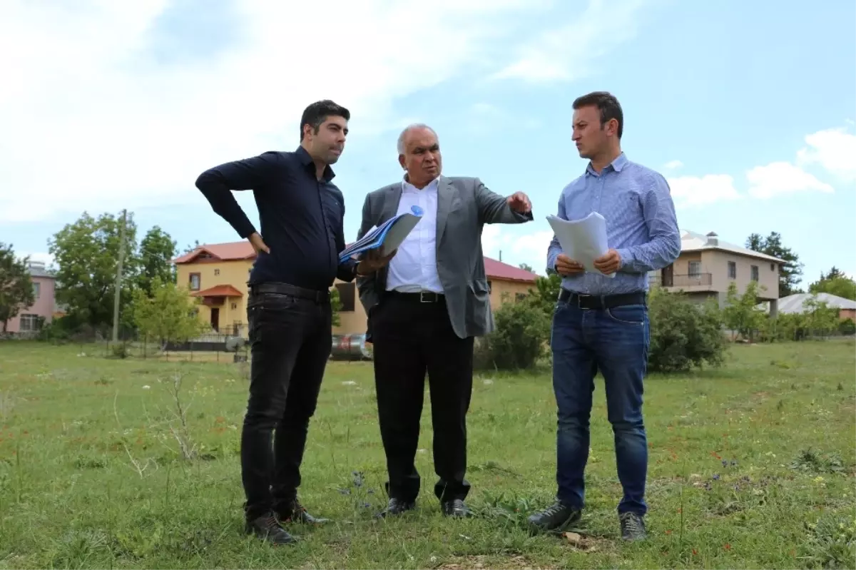 Erdemli Belediyesi, Avgadı Yaylasına Tenis Kortu Yapıyor