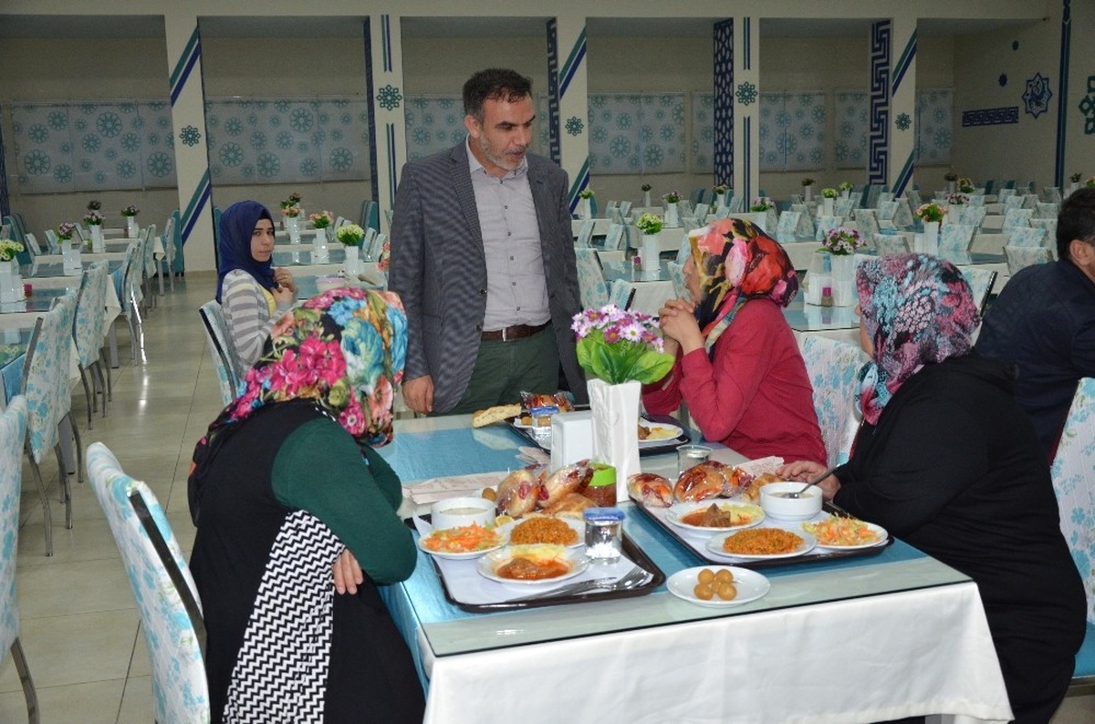 Hasta Yakınları ve Sağlık Çalışanları İftarda Buluştu