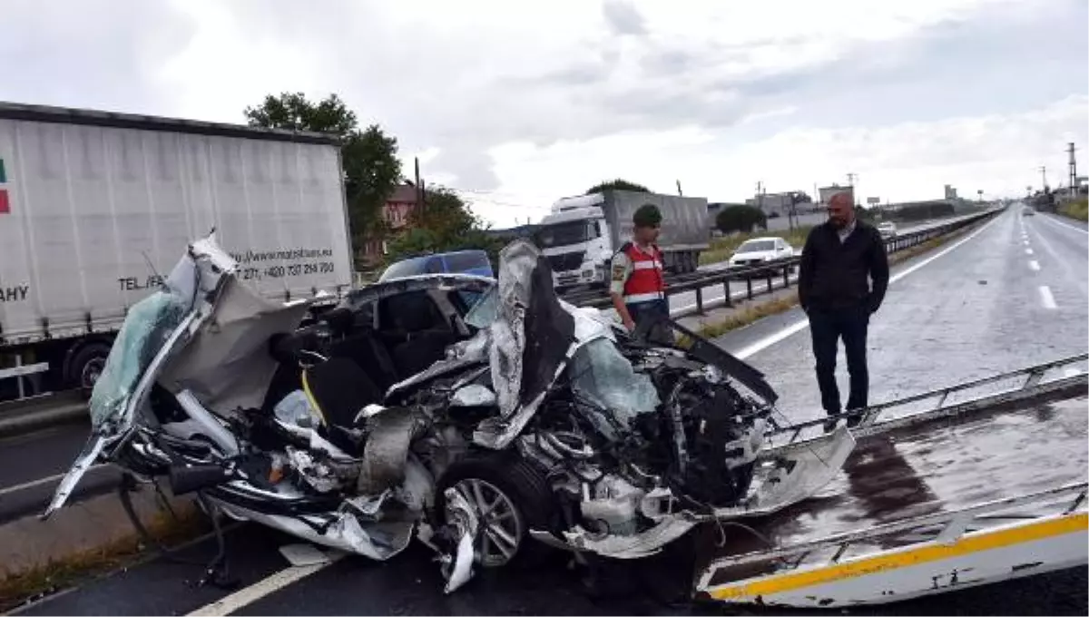 Hurdaya Dönen Otomobilden Yaralı Kurtuldu