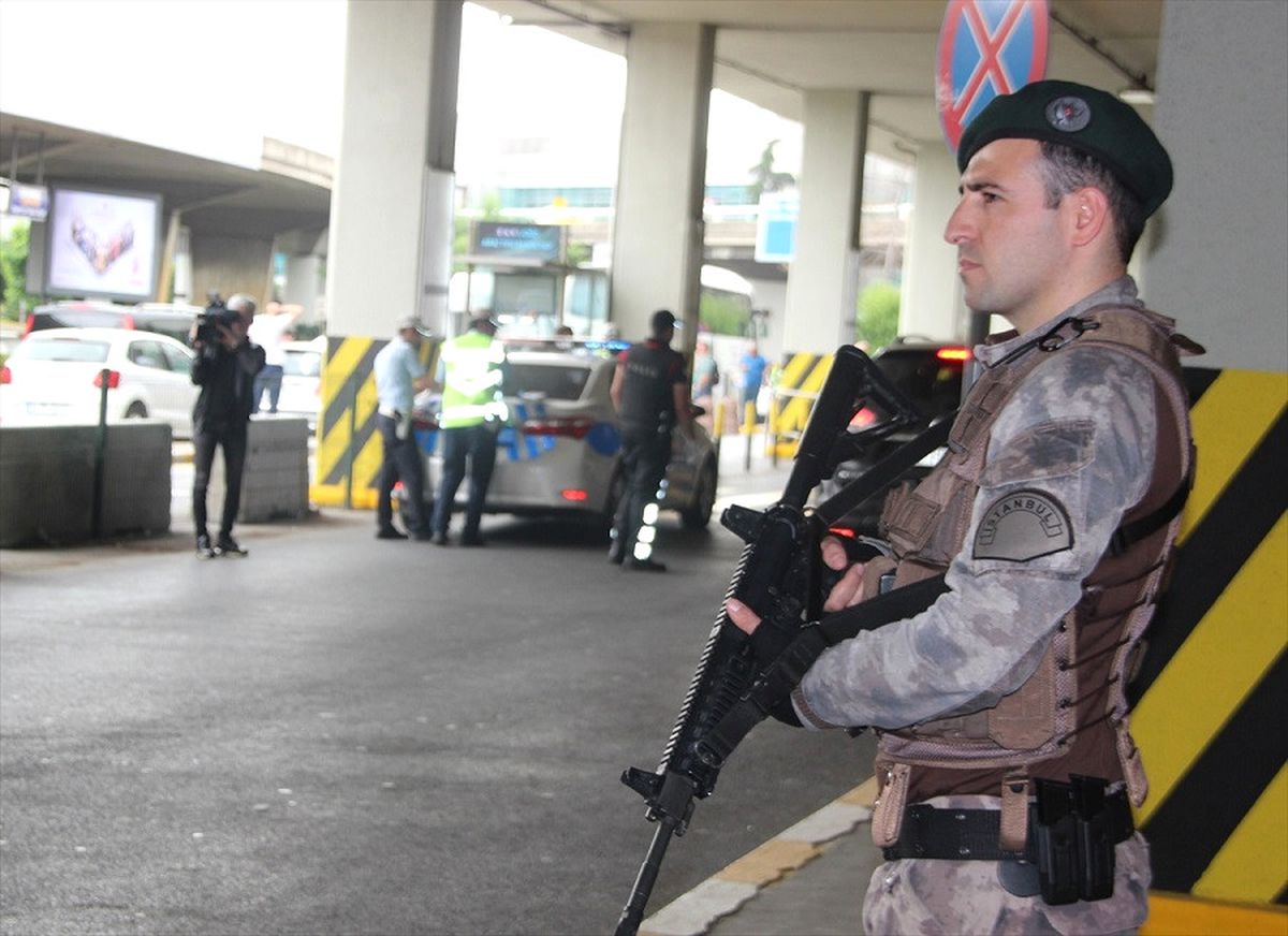 İstanbul\'da "Kurt Kapanı 6" Operasyonu (1)