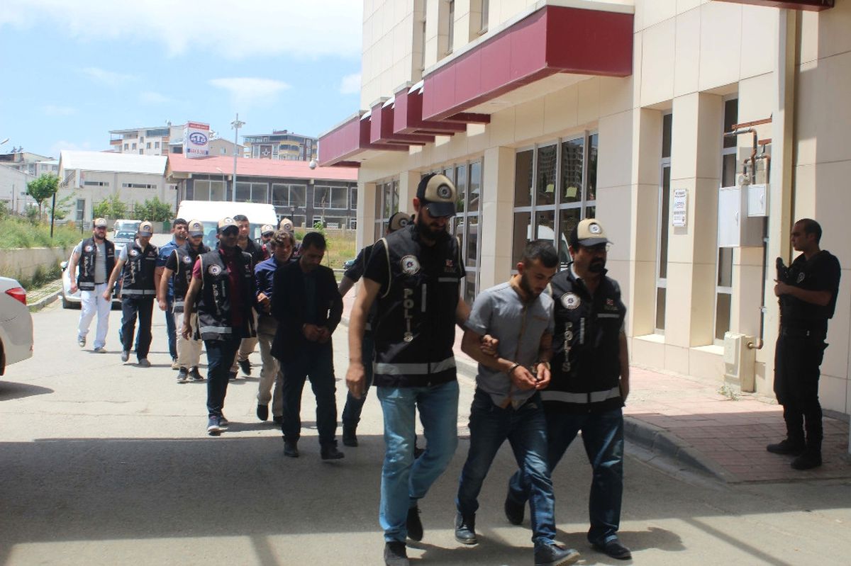 Muş\'ta Suç Örgütü Operasyonu: 15 Gözaltı
