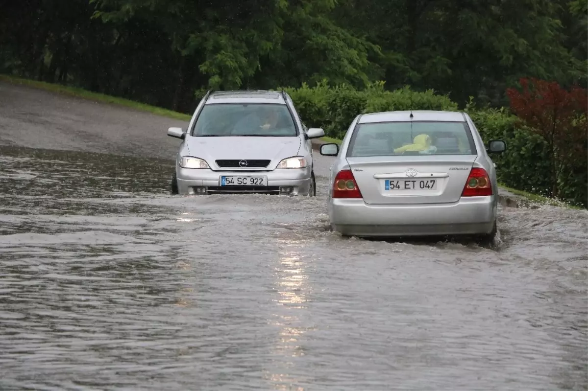 Sakarya\'da Yağmur Hayatı Olumsuz Etkiledi