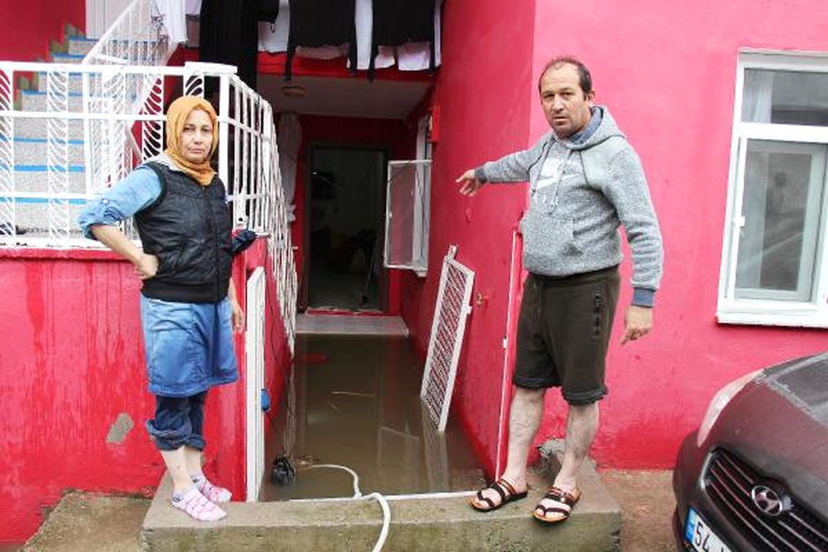 Sakarya\'da Yağmur Su Baskınlarına Yol Açtı (2)