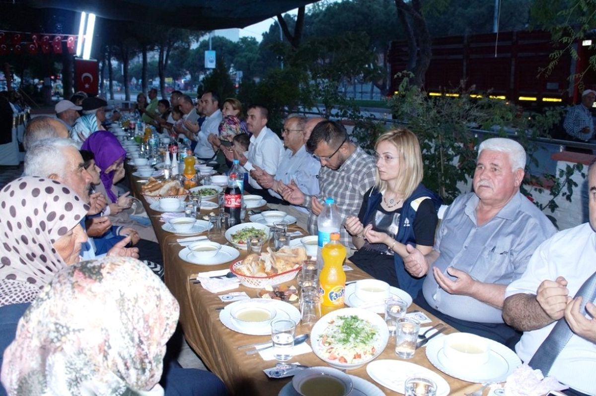 Şarkışla\'da Şehit Aileleri ve Gazilere İftar