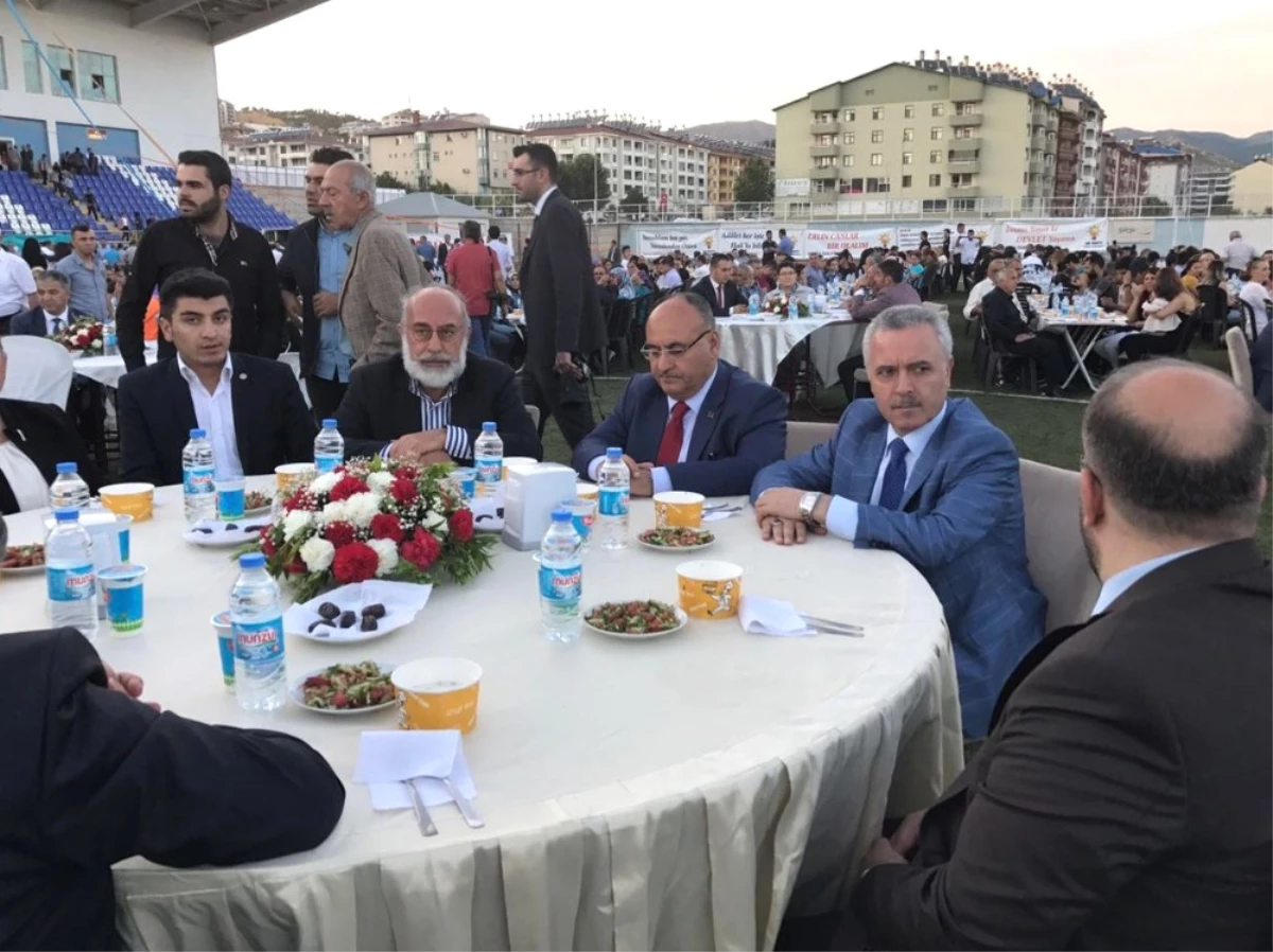 Ümraniye Belediyesi Tunceli\'de Gönül Sofraları Kurdu