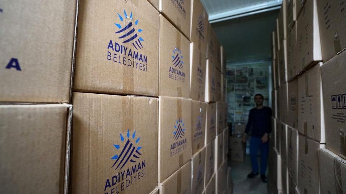 Adıyaman Belediyesi, 6 Bin 200 Aileye Tek Tek Yardım Götürdü